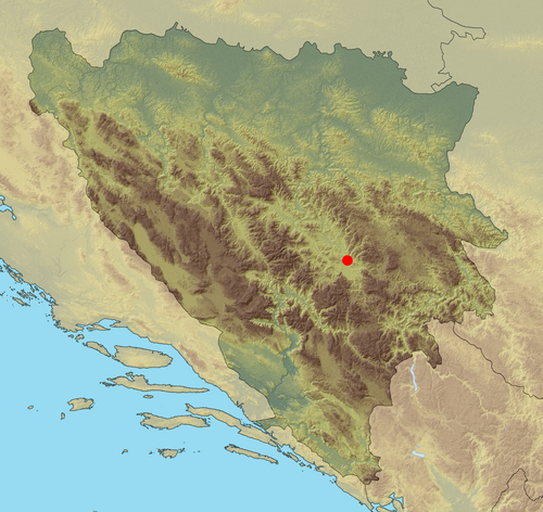 Reliéfní mapa BiH s červeným kruhem